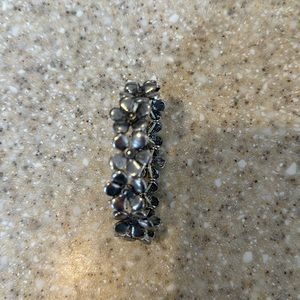 Silver stretch flower bracelet